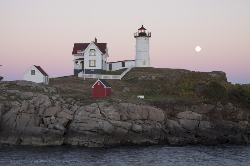 moonrise-over-nubble-light-2-7769